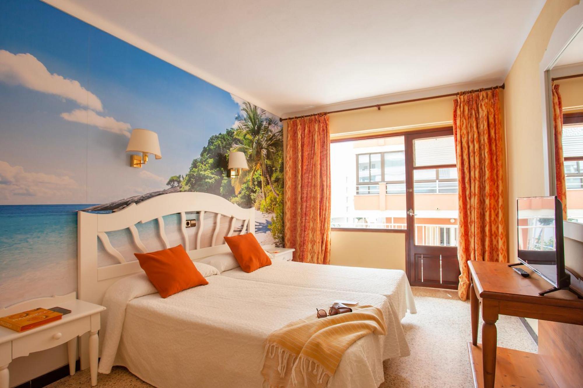 Twin Room with Balcony,1567026644:JPEG